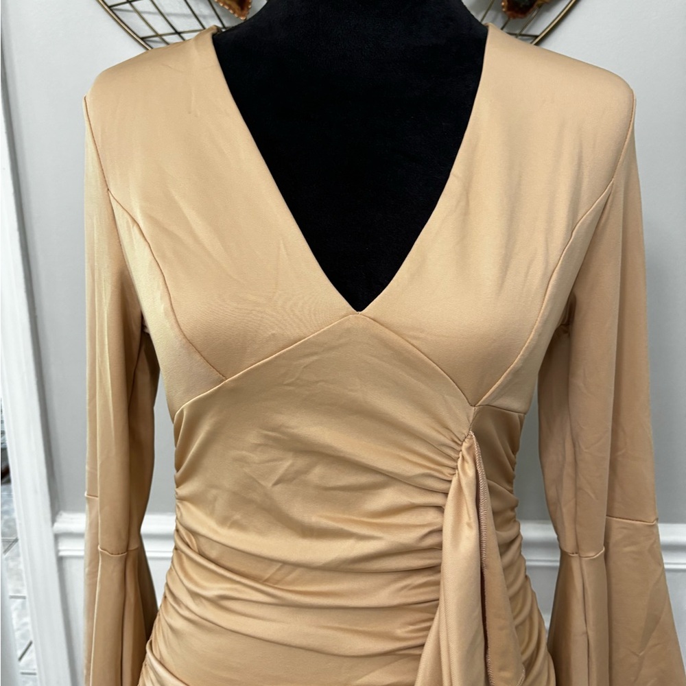 NWT | Elegant Formal Deep V-Neck Flared Long Sleeve Ruched Stretchy Bodycon Midi - Picture 2 of 9